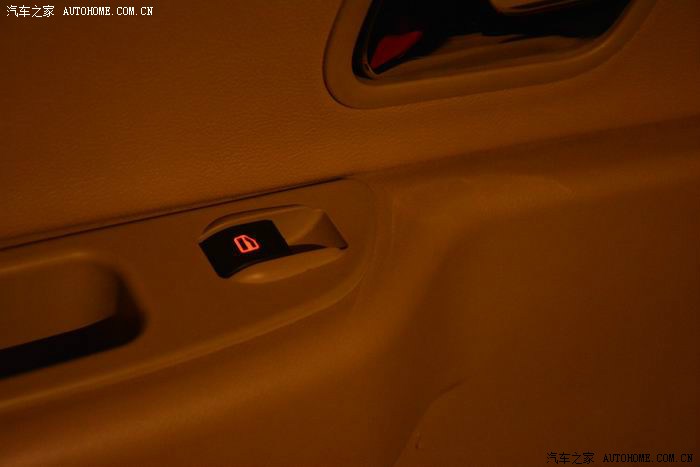 【图】2010款老风云2增加三门车窗按键背光灯