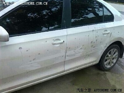 车被刮的厉害,白色,补漆色差严重吗