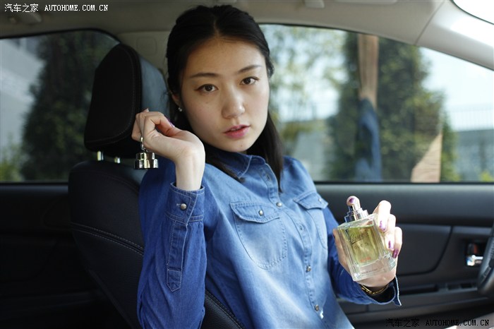 此帖已被收录至论坛精选日报-媳妇当车模。想订阅此频道,戳这里了解详情。       5月9日更新:       5月7日有几个朋友告诉我说,在几个别的论坛发现有人盗图转载,我本人去看了也确认了属实,5月8日已经联系了汽车之前论坛版快的负责人,由他们的法务部去跟相应的网站衔接,让他们把图撤消。以后朋友们发图一定记得要打上水印。另外在这里对关心我们的车友深表感谢! ---------------------------------