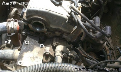 汽车发动机怎么检查漏气 400_7c8f71dd-b2f2-4476-8216-63caeea81637.jpg