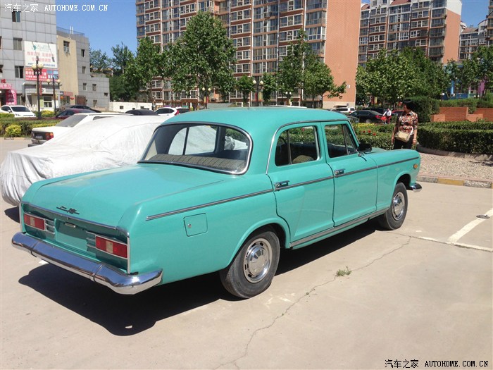 全中国难得一见的极品老上海轿车