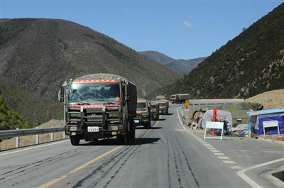 单人独车8300公里 大脚黄雨燕呈现400张西藏之旅纪实图