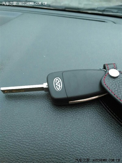 改下标题,车门做过钣金,现在门内侧爆漆大家进