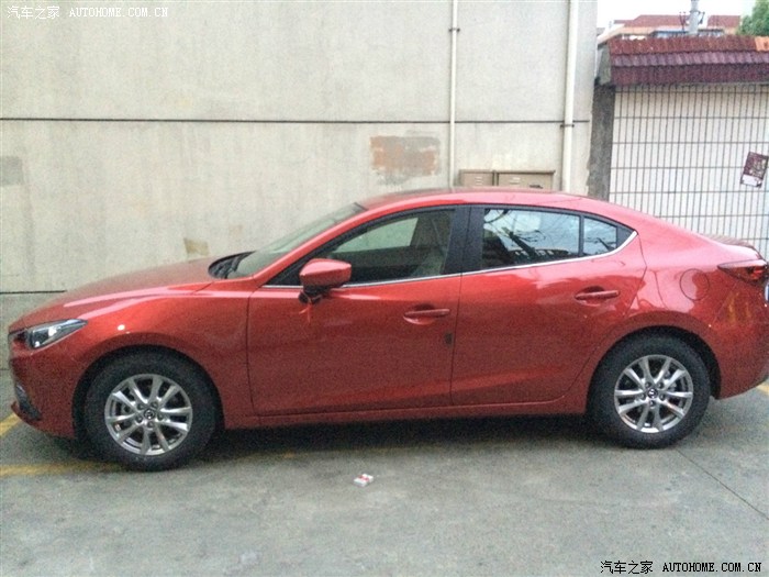 上海Axela昂克赛拉1.5自豪魂动红作业,重点是