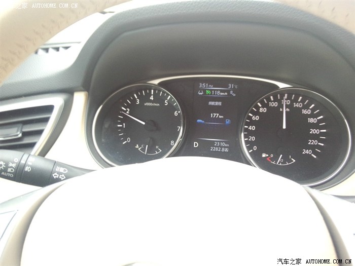 图】俊俊我们一家人摘呀摘杨梅,你要来几颗吗