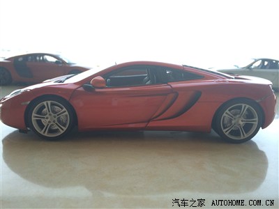 图 周末冲动入手三台豪车:r8,卡雷拉,mp4-12c!绝对惊艳!