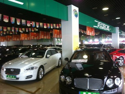 北京花乡豪华二手车市场一日游,各种豪车闪亮登场.