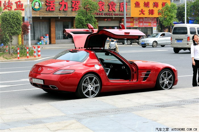 【图】小城市里,也看到长翅膀的车了,美图