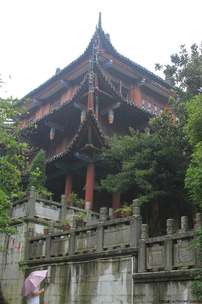 我见过的香火最旺的寺庙----黔灵山弘福寺.
