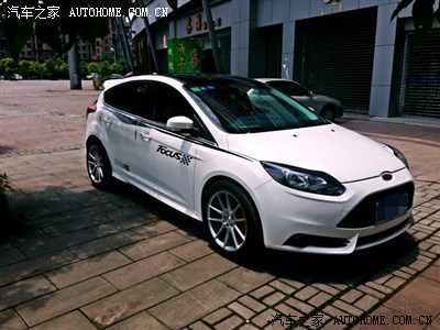 新福克斯 2.0 改装st外观后首保作业