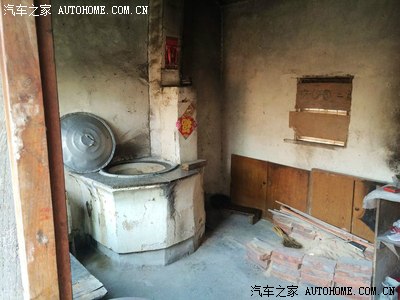 自驾镇江辛丰、石马镇寻访看望贫困学生家庭。