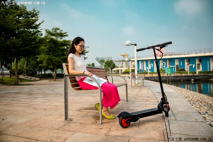 【图】汽车之家首台电动随身车提车作业!可爱