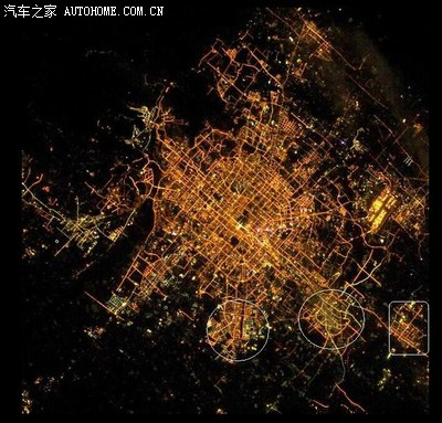 我们的特大城市北京夜景及周边卫星城的发展,东部明显发展快.