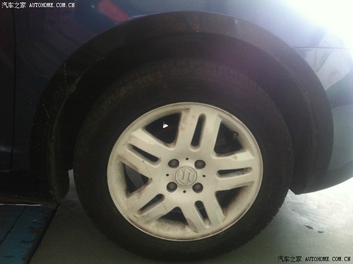 大宗家的小雨燕 更换前轮轴承 D2减震高清图片