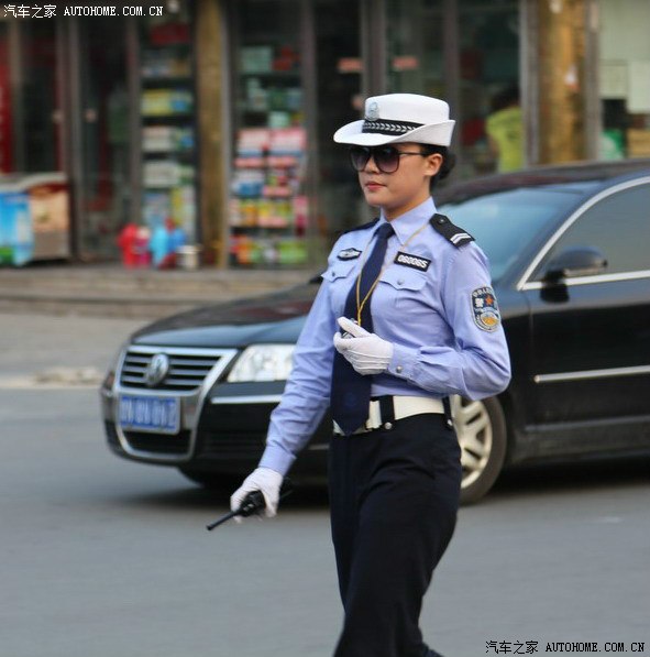 【图【遛马】山东曲阜 圣地拜孔,偶遇美女交警(她又戴上墨镜上岗了