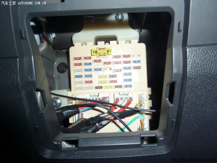 【图】ix35走暗线保险盒取电安装行车记录仪(步骤详解)_北京现代ix35
