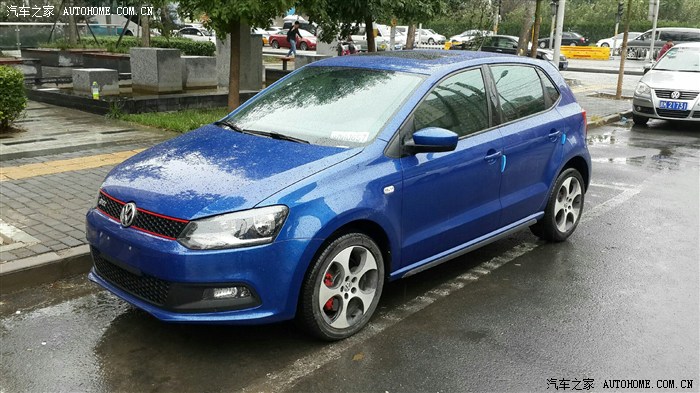 蓝色polo gti