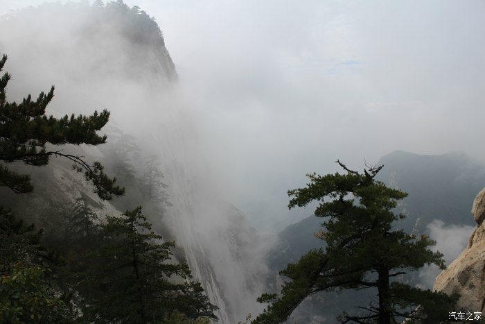 华山之巅-无限风光在险峰