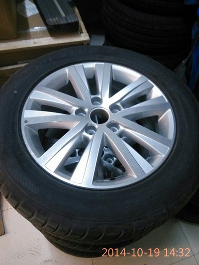 【图】《4S店新车换下来的的轮毂 轮胎》