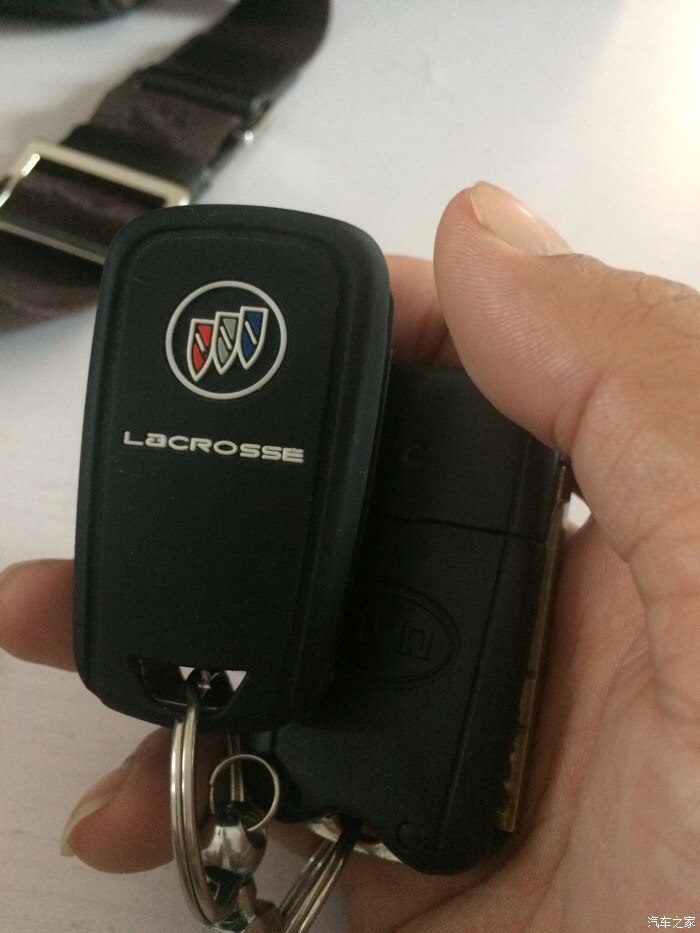 【图】君越车钥匙背面带locrosse的是哪款?