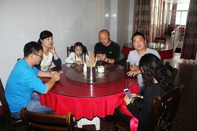 【洛阳车友会】下乡送温暖助教摘苹果大型自驾