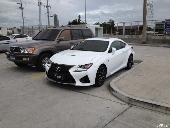 【图】【雷克萨斯】RCF白色实车第一次见很漂亮!!!_雷克萨斯IS论坛_汽车之家论坛
