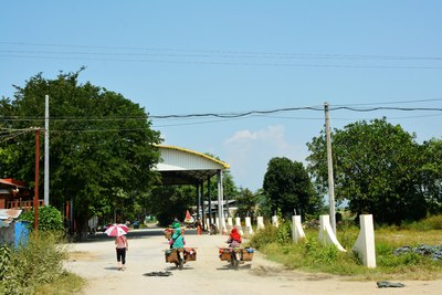 自驾游瑞丽(4)弄岛丙冒口岸*田野风光