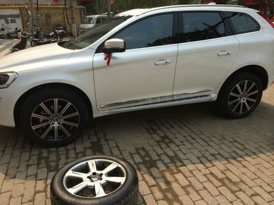 沃尔沃XC60改装件,侧踏板前后护板后视镜壳尾