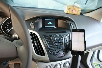 有没有人用车载手机架?