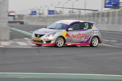 音浪太强,不晃会被撞到地上!偷拍、抢鲜,看骐达