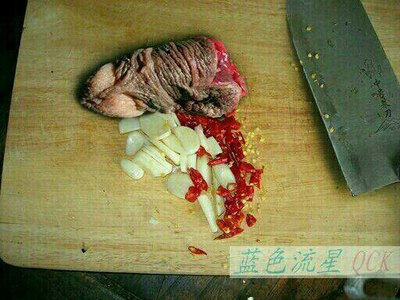 【图】这次可真笑不出来了,昨天晚上拿到车,又被划了!_比亚迪G5论坛_汽车之家论坛