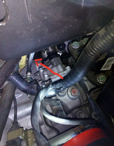 发动机舱内油管漏油,这根是什么油管。_吉利G