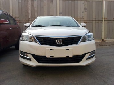 白色悦翔v7 明天继续上传夜晚下的v7_悦翔V7