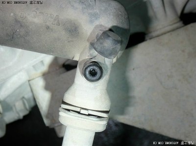 请问哪位朋友换过1.5的离合器油?。1.5的分泵吸血虫治图片
