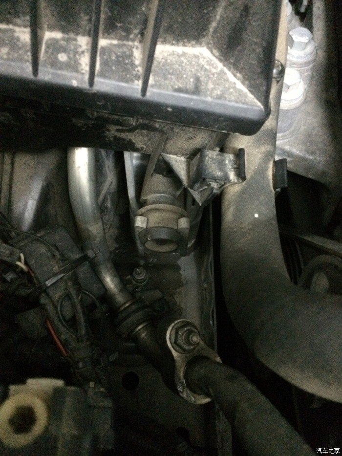 【图】这个位置是空调管漏水了?