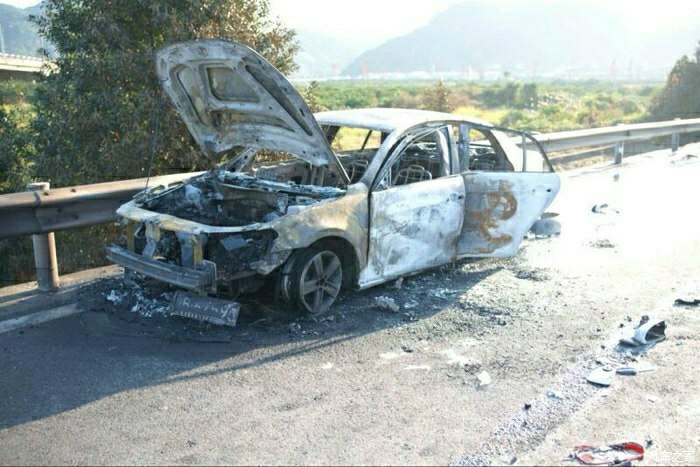 大众车又烧死人了,真惨