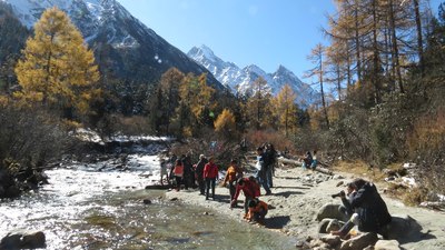 秋天看红叶之:自驾游米亚罗、毕棚沟看红叶