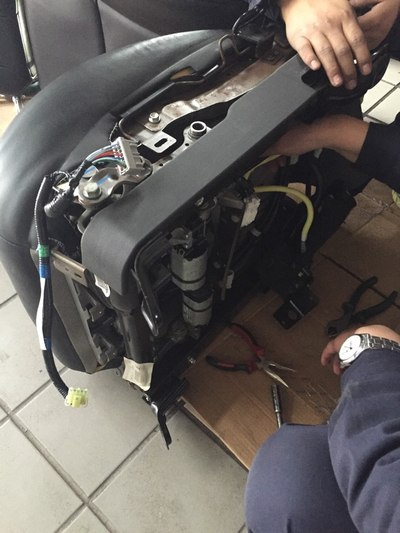 中奖了,mdx主驾驶座椅腰部支撑一个月不到就