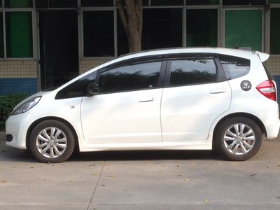 【图】改装达人请进!二代飞度改轮毂的咨询!