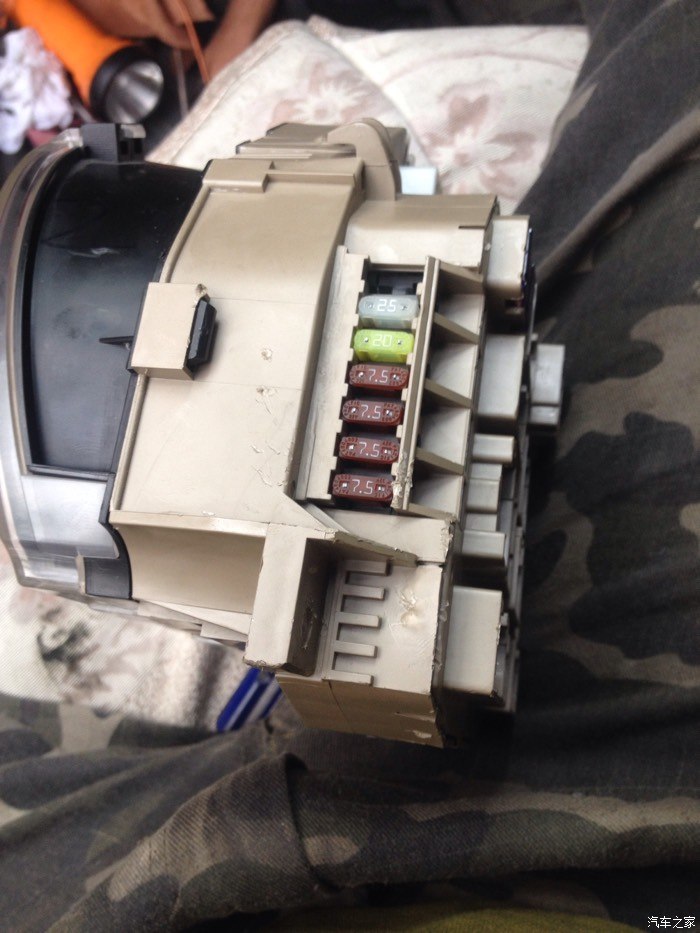 【图】比亚迪fo转向灯常亮不闪,故障维修。有