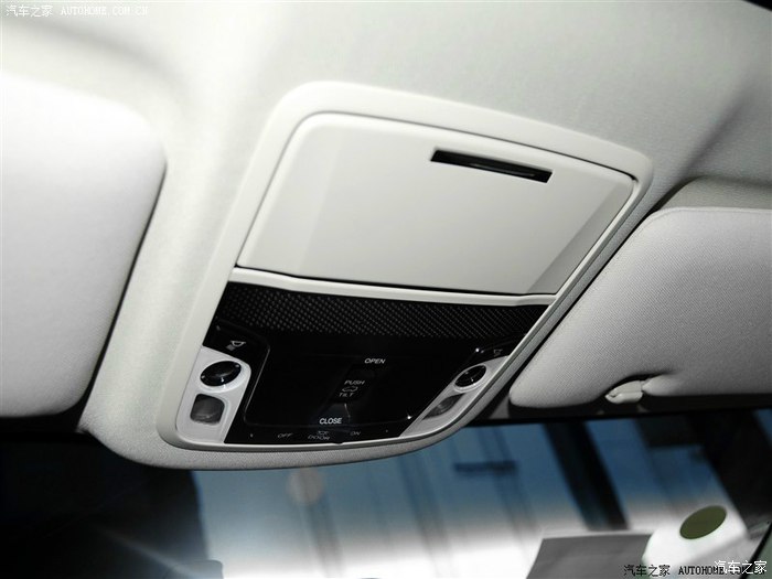 【图】15款奥德赛改装内饰 仪表台出风口亮条