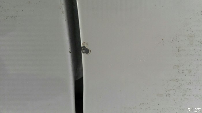 【图】掉了一小块漆,用不用补一下?