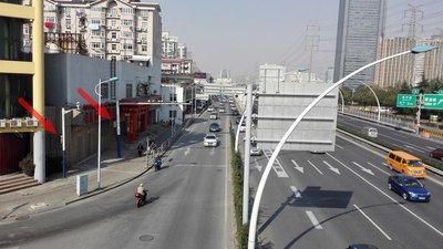 下蓝上白的杆子是治安摄像头?_上海