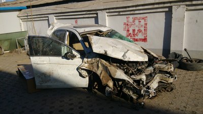 去4S看自己车的同时,发来报废雅阁无码图