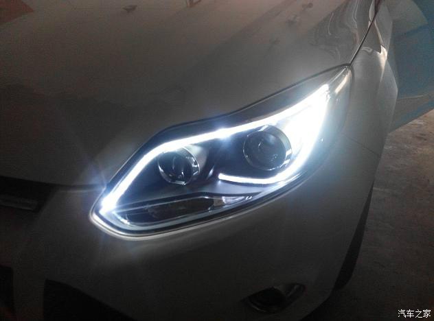 【图】新款三厢福克斯大灯尾灯改装作业
