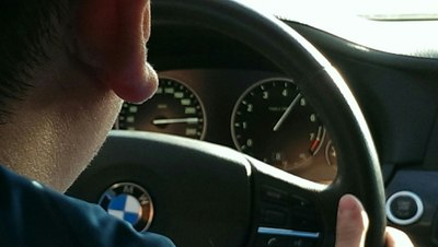 今天上午和朋友跑高速差点跑爆表_宝马7系论