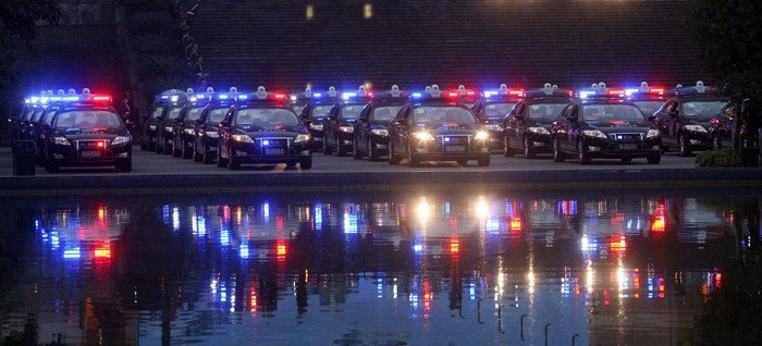 【图】今天看了张新蒙图 好像重庆的警车也该