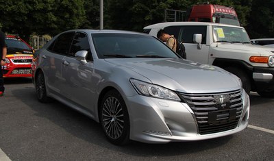 2015新皇冠好像好凶猛不推荐2.0凯美瑞开了一