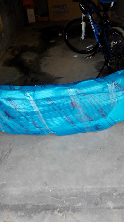 出售经典福克斯原厂破损前杠,走保险可换ST哦