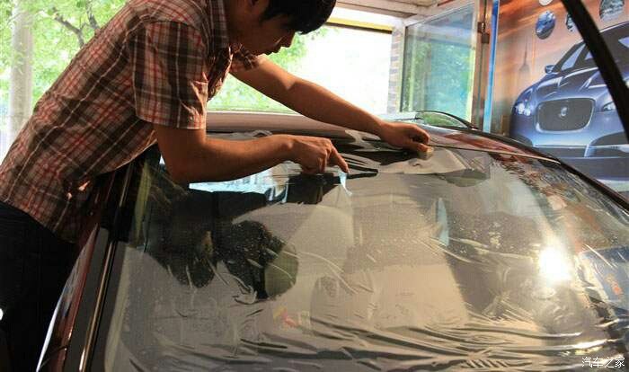 【图】前档风玻璃有必要贴膜吗?